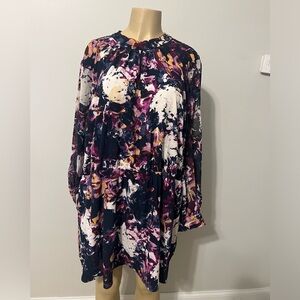 Abstract Drop Hem Top